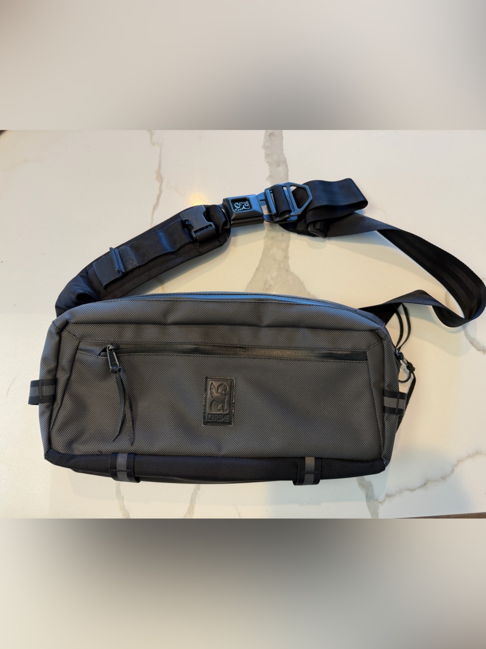 Chrome Industries waterproof Kadet Sling Bag cross body EXCELLENT Condition